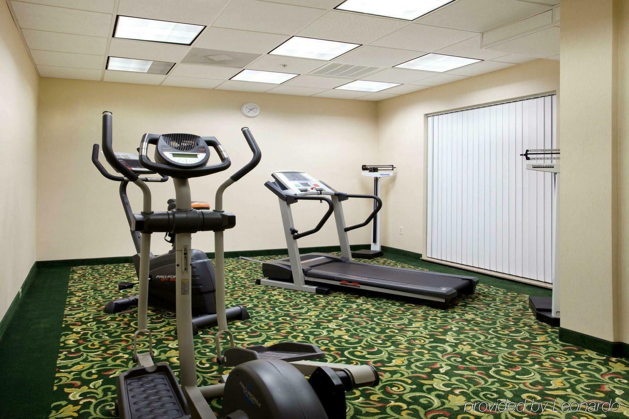 Holiday Inn Express New Orleans East By Ihg Bagian luar foto